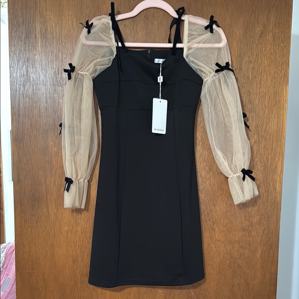 Black and Cream Sheath Dress with Bishop Sleeves